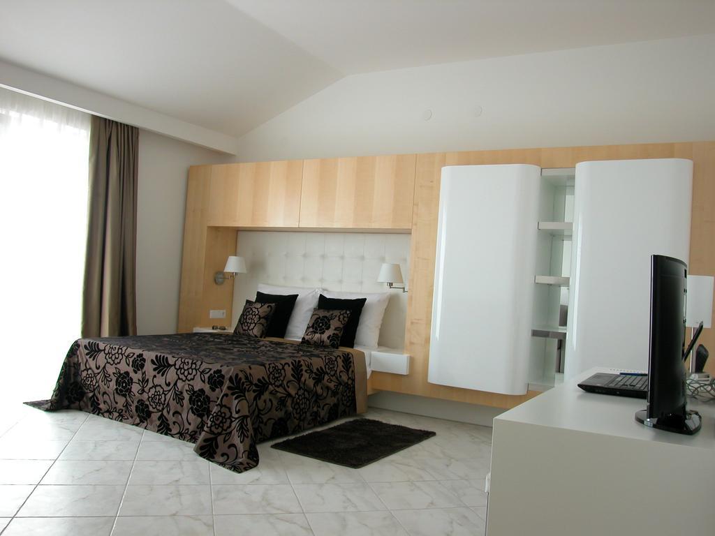 Hotel House Novalia Novalja Habitación foto